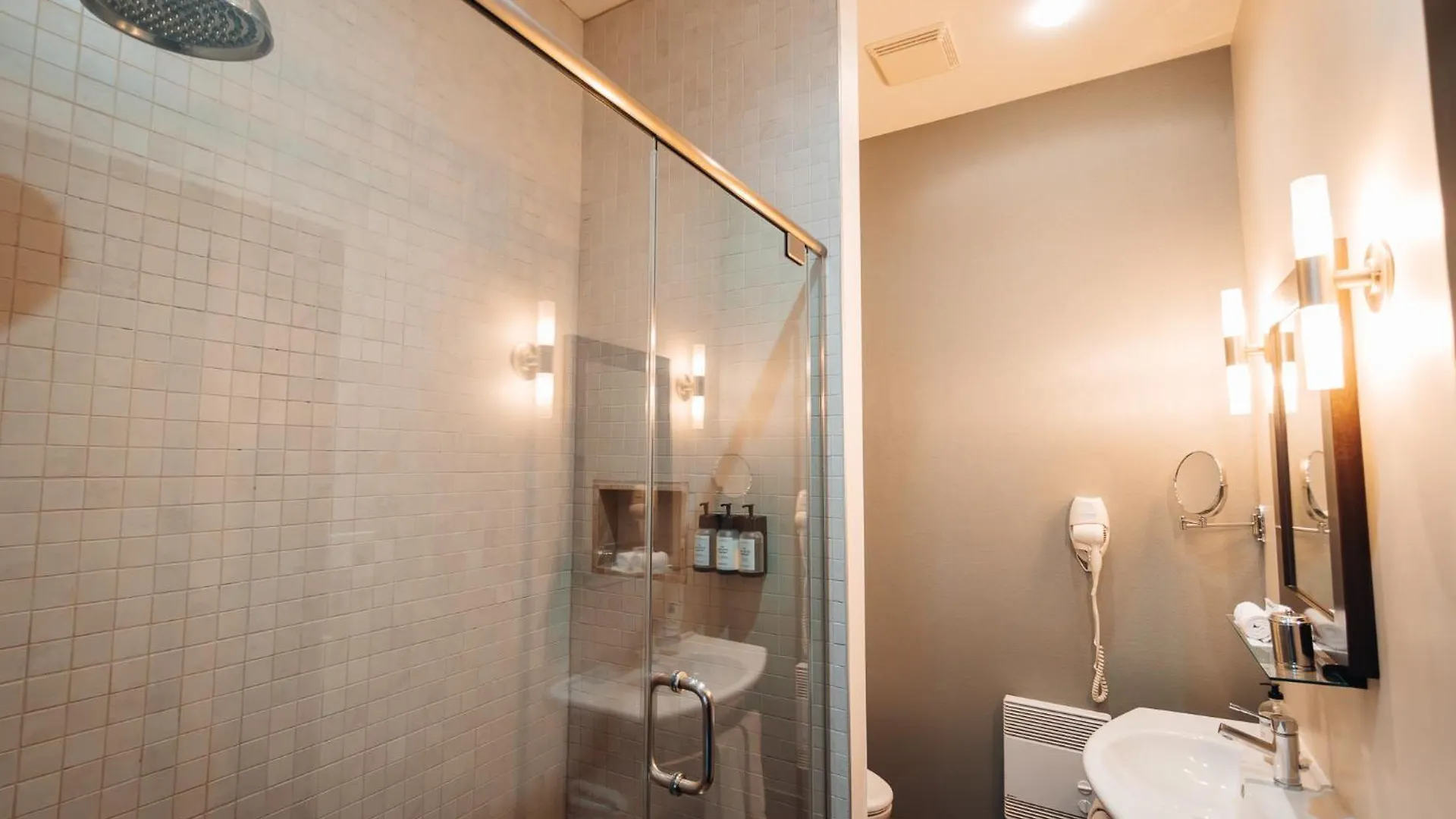 Self Check-In Boutique Hotel - Quartier Latin - Room 101 Montreal Aparthotel