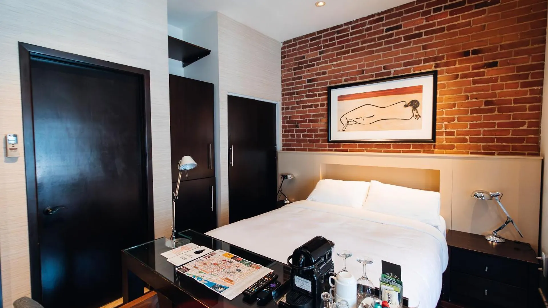 Self Check-In Boutique Hotel - Quartier Latin - Room 101 Montreal