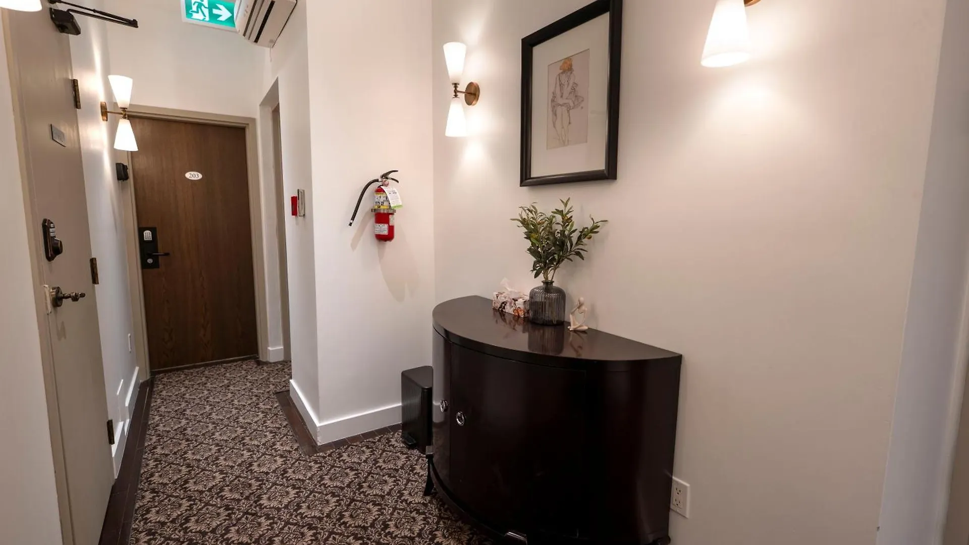 Self Check-In Boutique Hotel - Quartier Latin - Room 101 Montreal Aparthotel